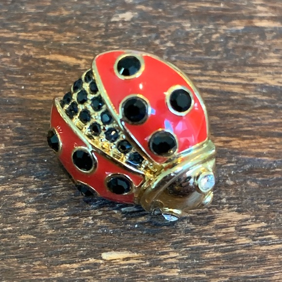 Random Mismatched Kate Spade Earrings - Picture 2 of 4